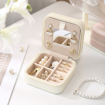 ChicGems MirrorVault: Portable Travel Jewelry Box with Ornamental Elegance